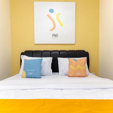 Sans Hotel Kelapa Gading Джакарта Экстерьер фото