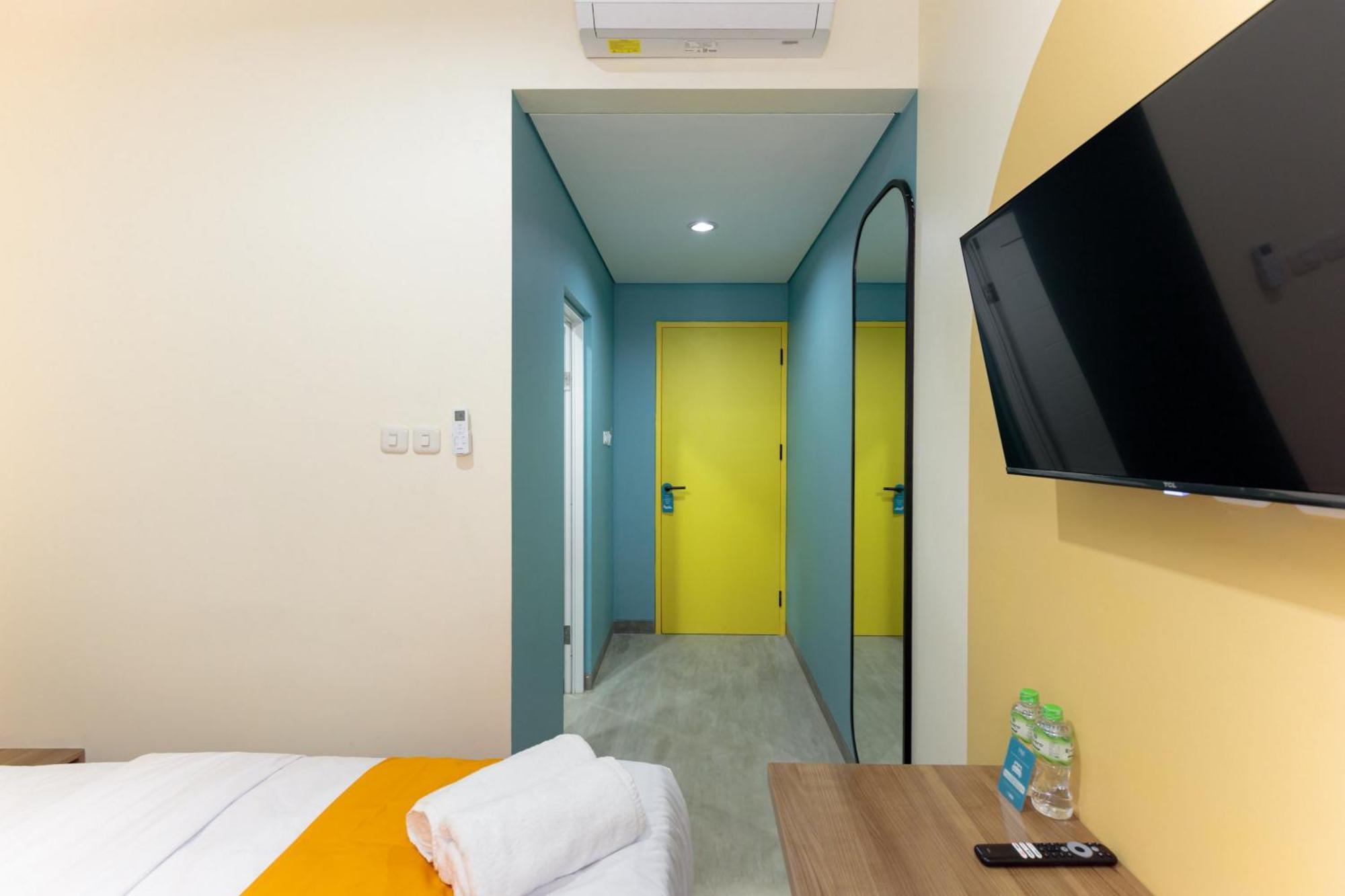 Sans Hotel Kelapa Gading Джакарта Экстерьер фото