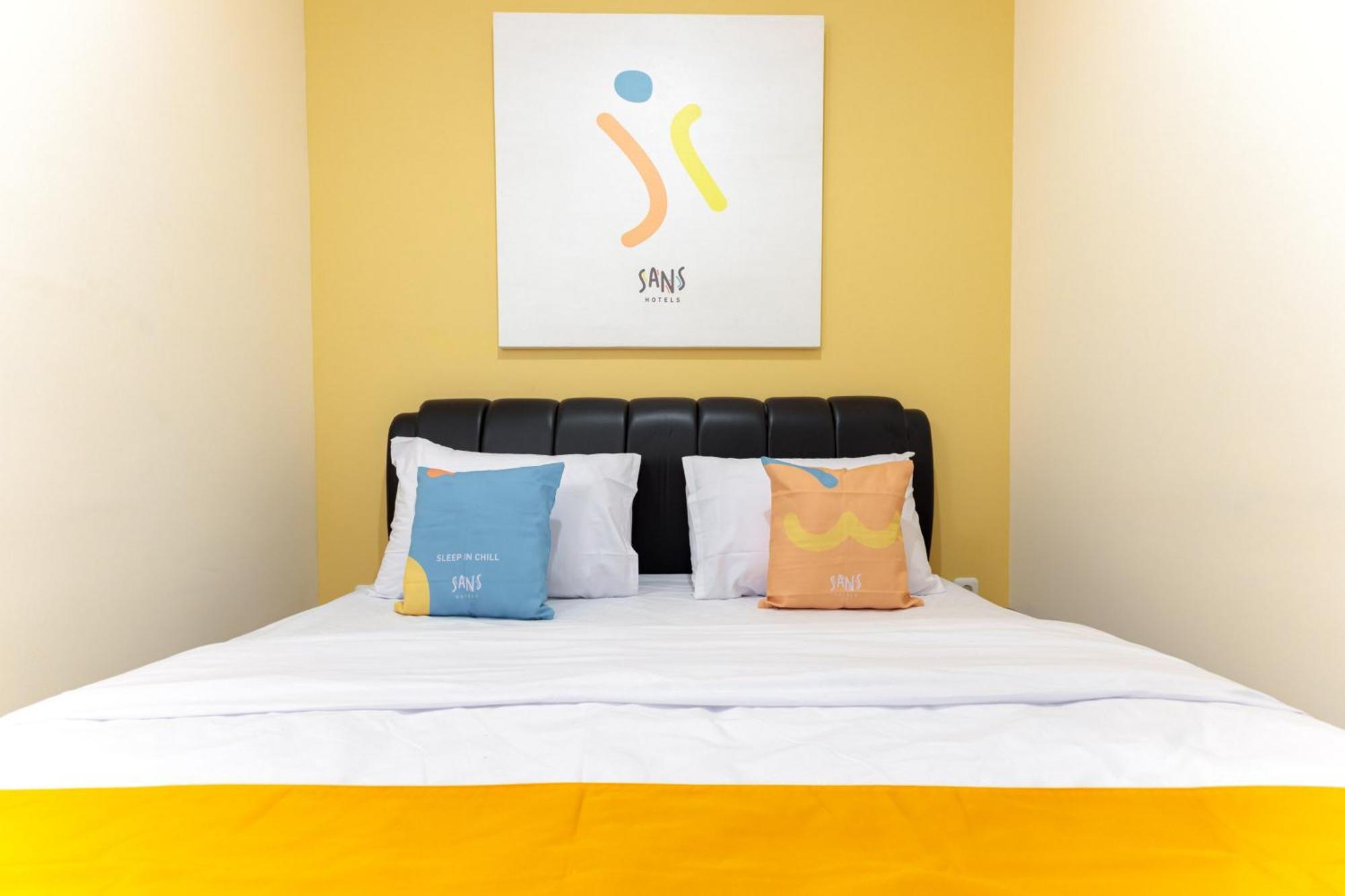 Sans Hotel Kelapa Gading Джакарта Экстерьер фото