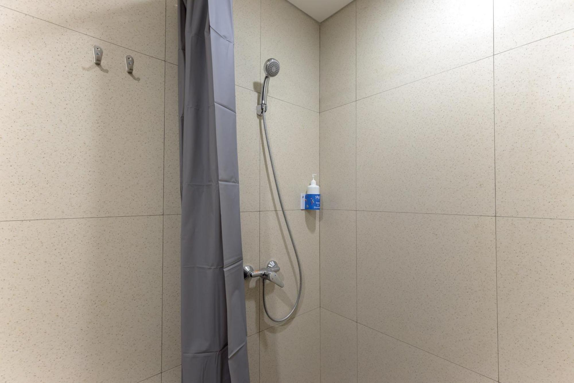 Sans Hotel Kelapa Gading Джакарта Экстерьер фото