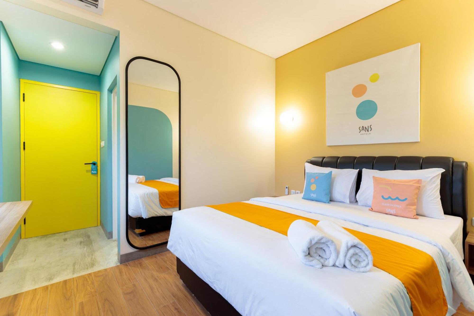 Sans Hotel Kelapa Gading Джакарта Экстерьер фото