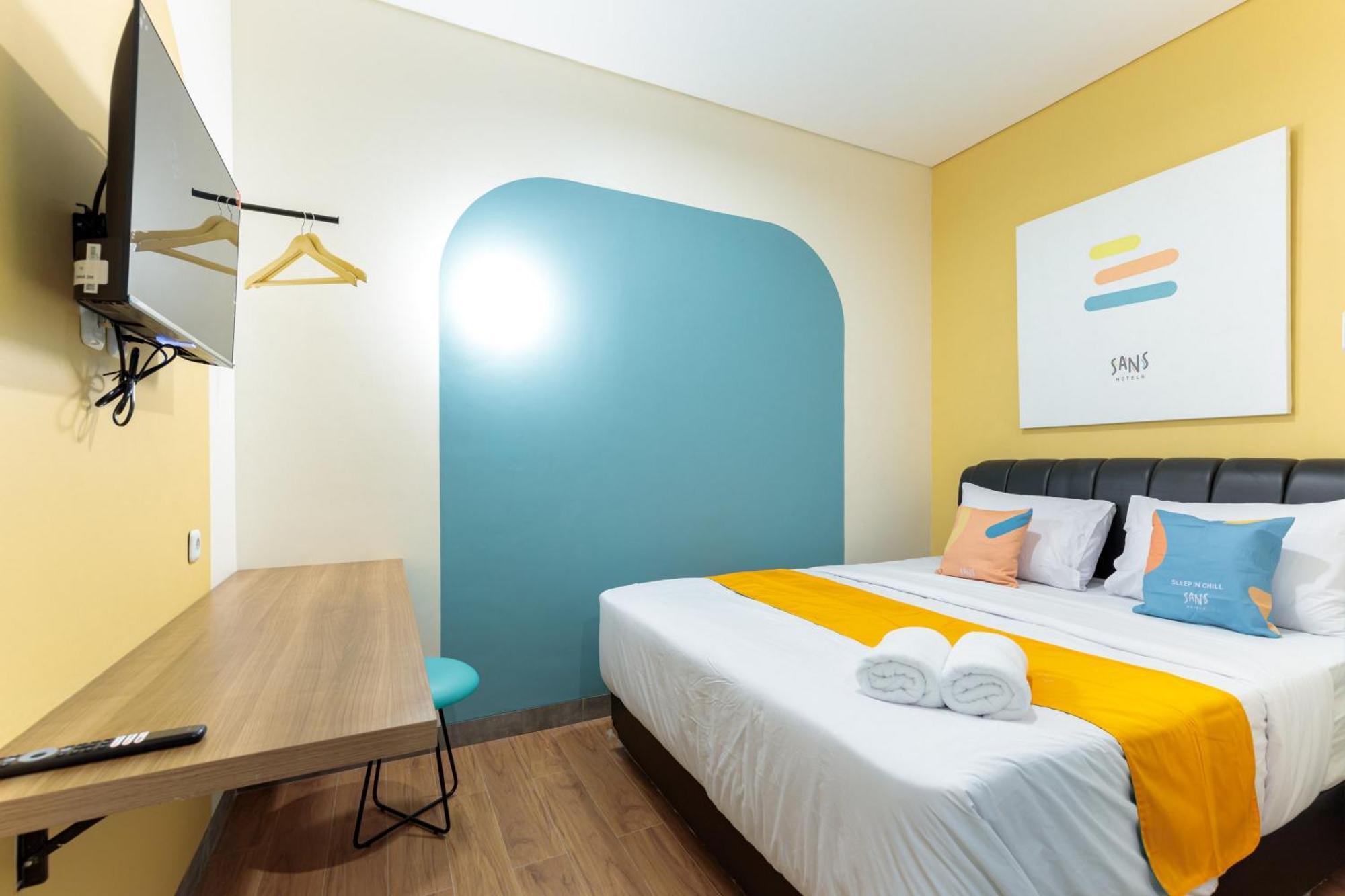 Sans Hotel Kelapa Gading Джакарта Экстерьер фото