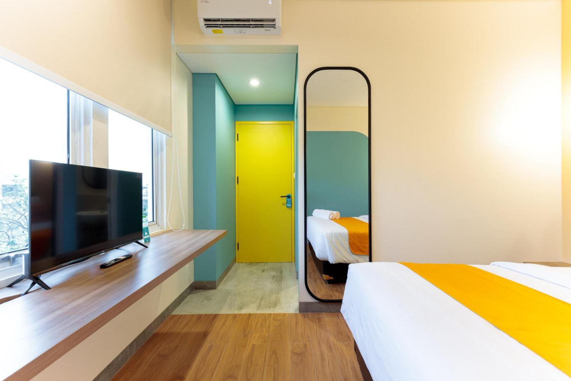 Sans Hotel Kelapa Gading Джакарта Экстерьер фото