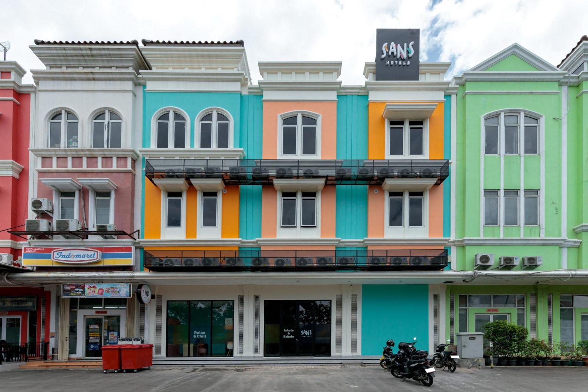 Sans Hotel Kelapa Gading Джакарта Экстерьер фото